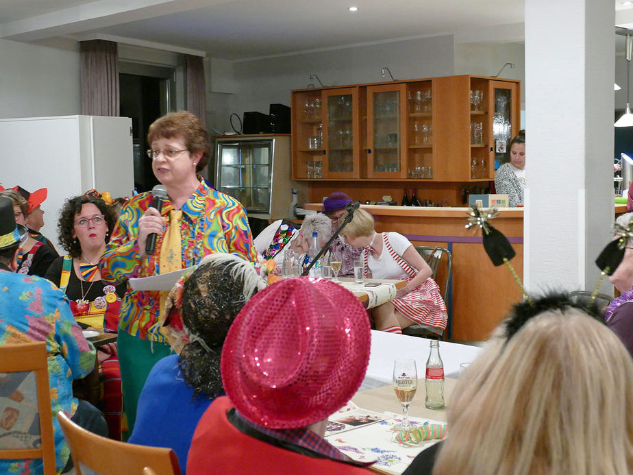 Frauenkarneval der kfd im Landhotel Weinrich (Foto: Karl-Franz Thiede)